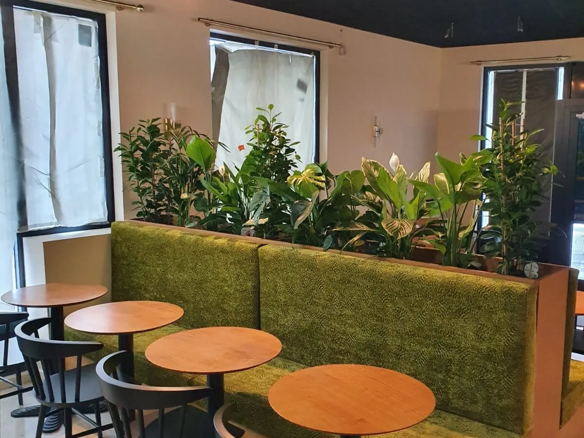 Salle de restaurant aménagée par Ecobat
