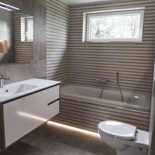 9bf537982a_50164130_salle-bain-moderne